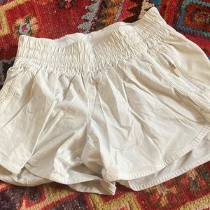 White Lululemon shorts size 4 tall